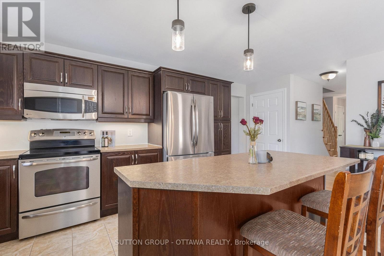 












56 HONORE CRESCENT

,
The Nation,




Ontario
K0A2M0

