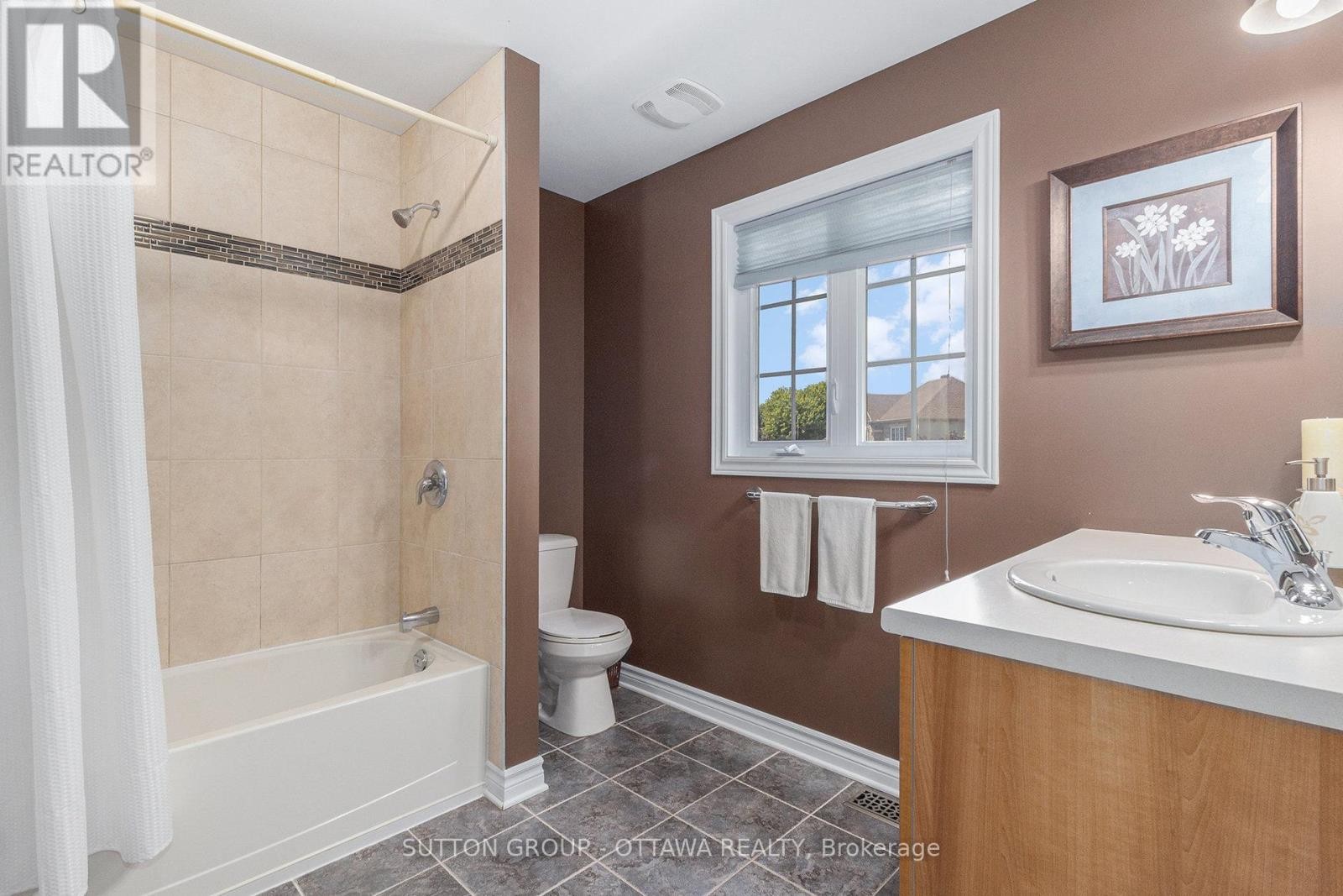 












56 HONORE CRESCENT

,
The Nation,




Ontario
K0A2M0

