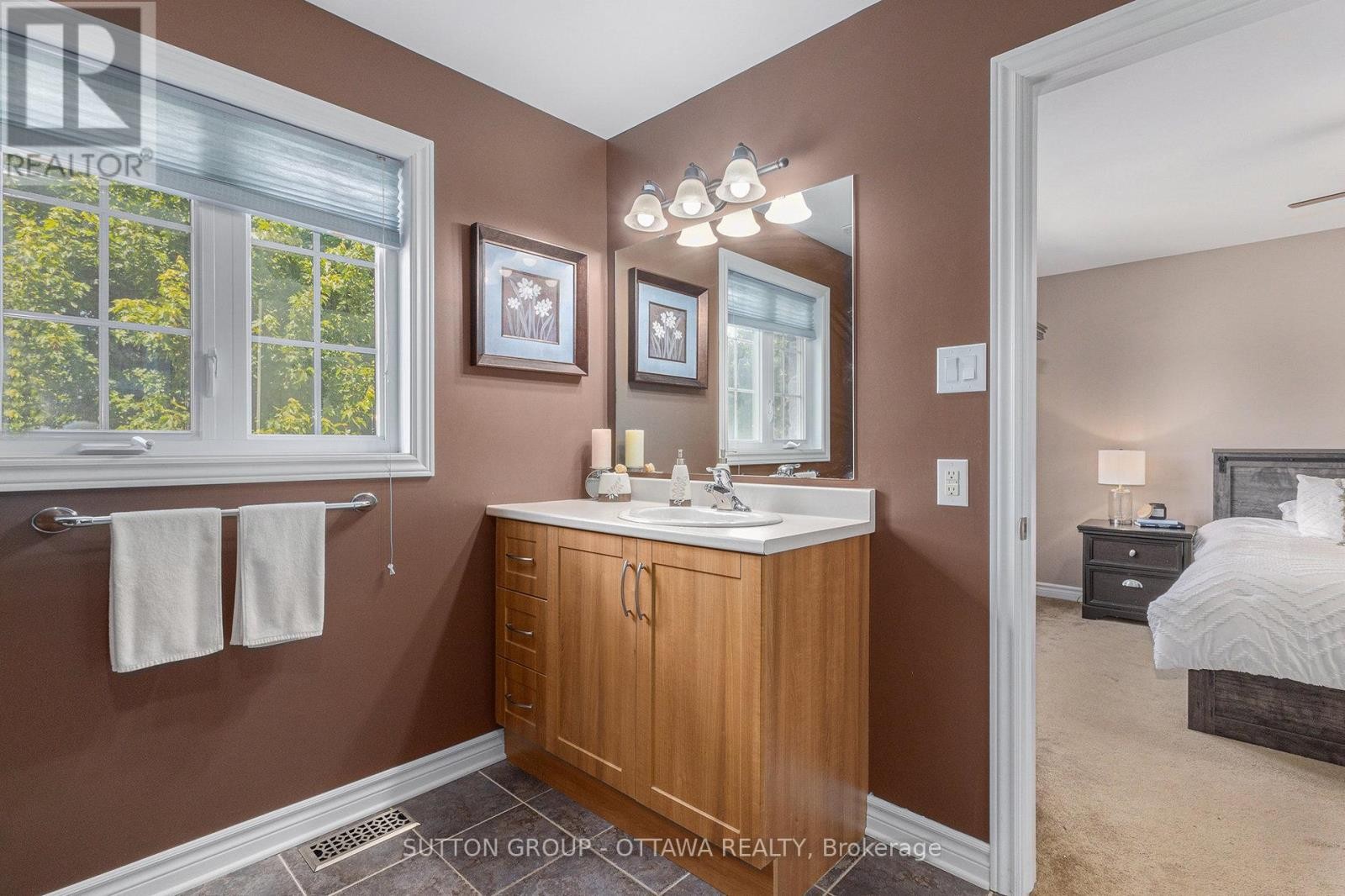 












56 HONORE CRESCENT

,
The Nation,




Ontario
K0A2M0

