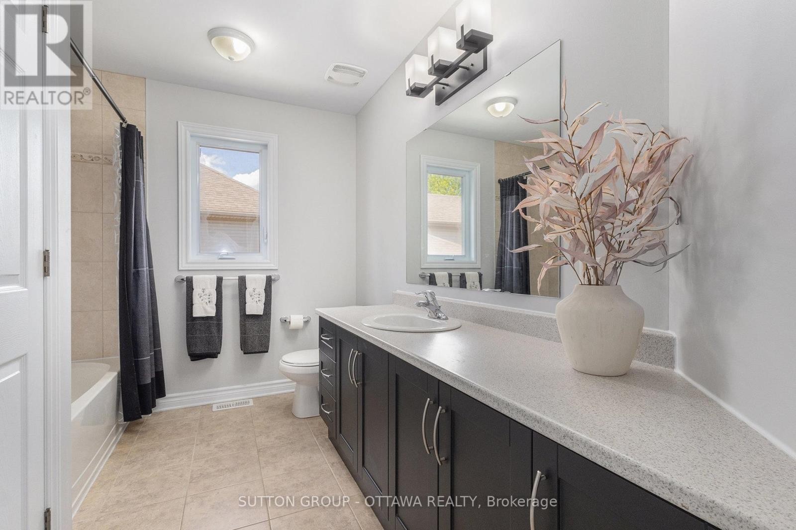 












56 HONORE CRESCENT

,
The Nation,




Ontario
K0A2M0

