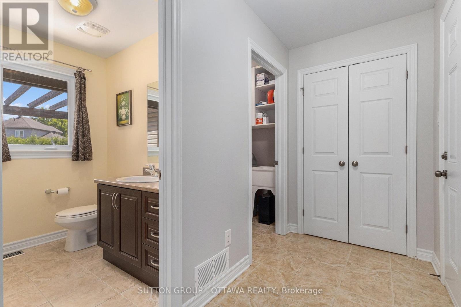 












56 HONORE CRESCENT

,
The Nation,




Ontario
K0A2M0

