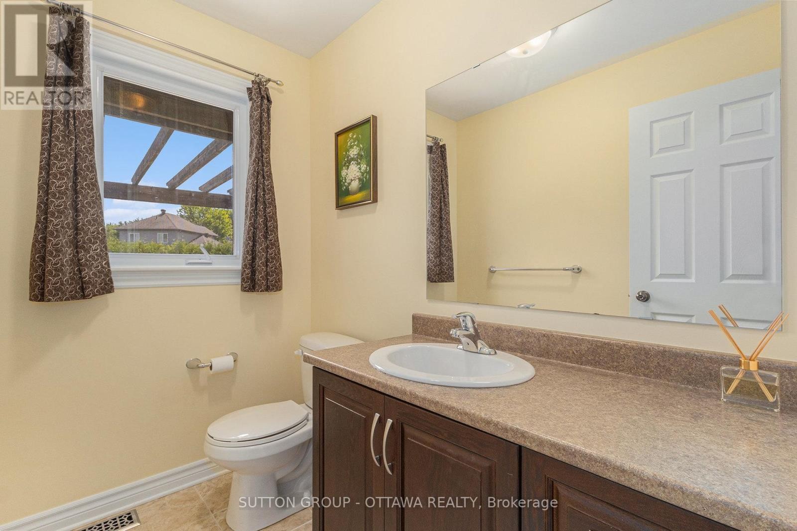 












56 HONORE CRESCENT

,
The Nation,




Ontario
K0A2M0

