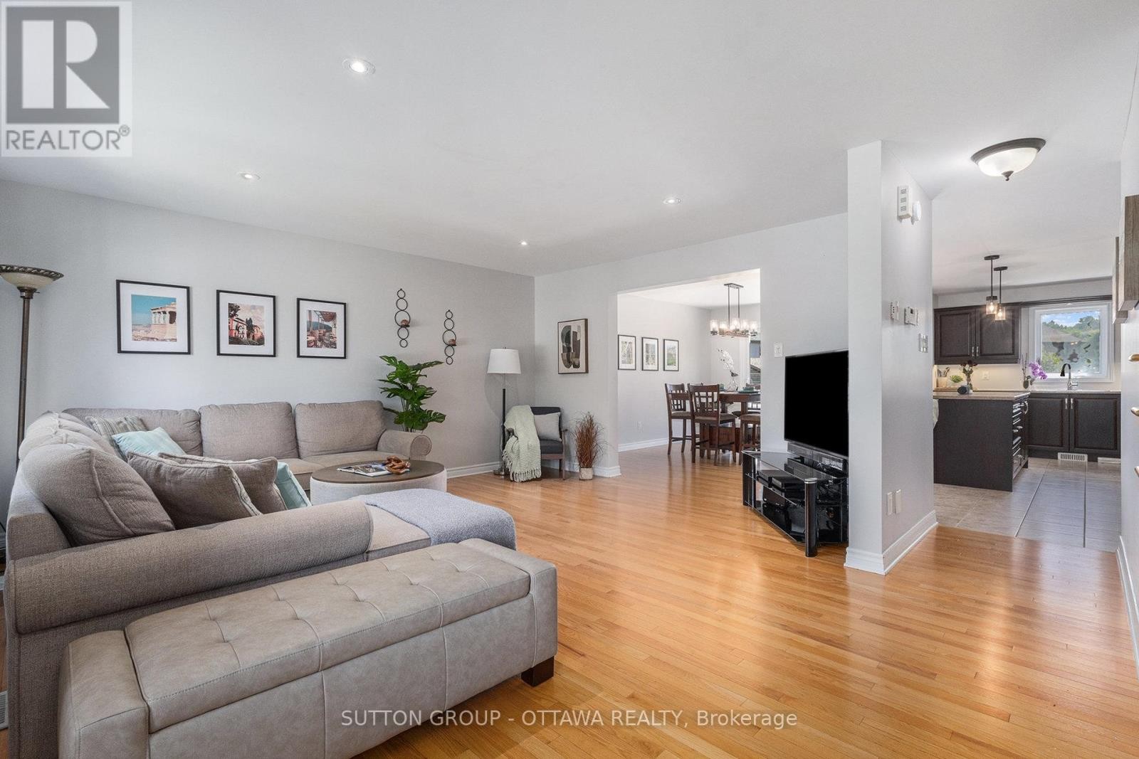 












56 HONORE CRESCENT

,
The Nation,




Ontario
K0A2M0

