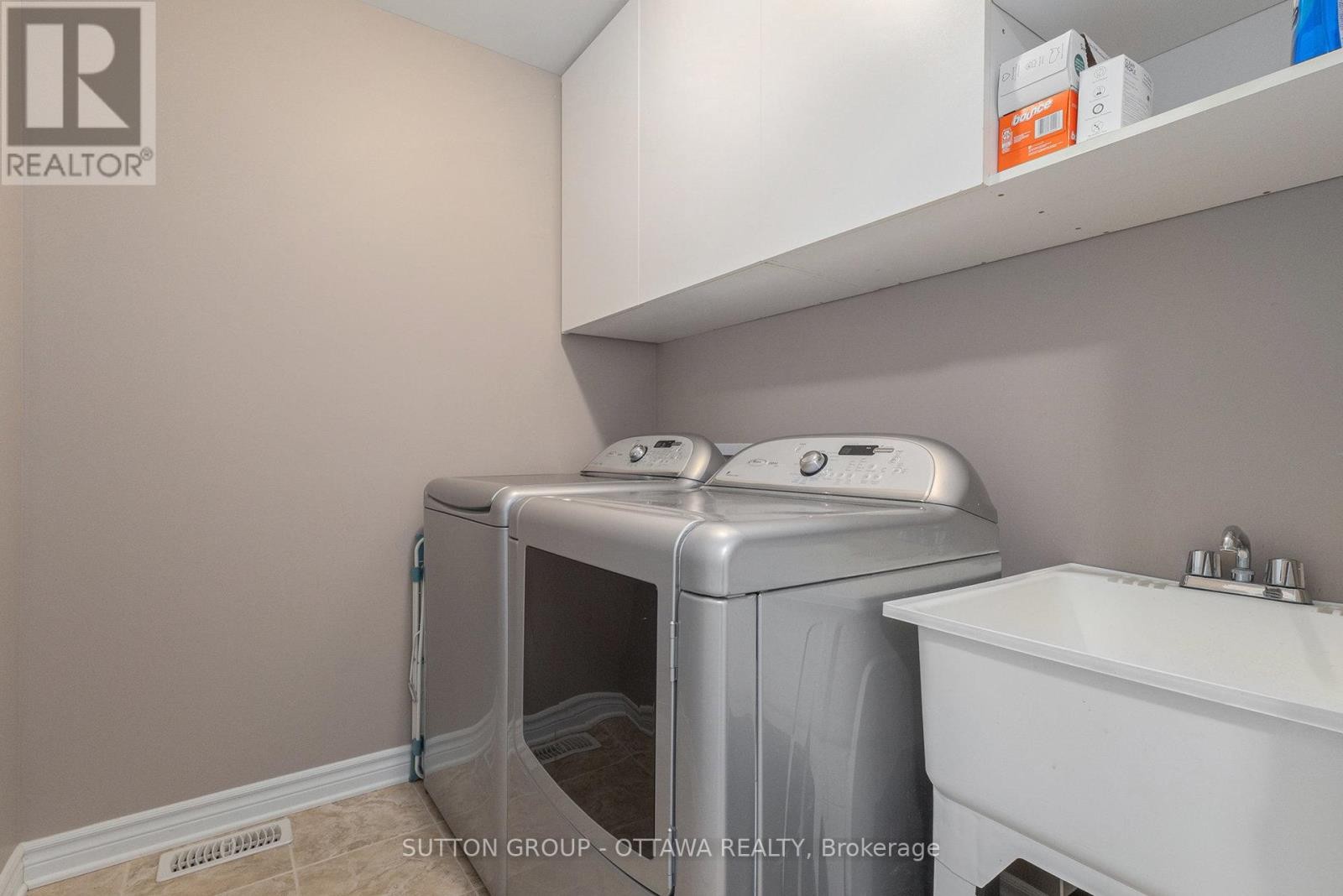












56 HONORE CRESCENT

,
The Nation,




Ontario
K0A2M0

