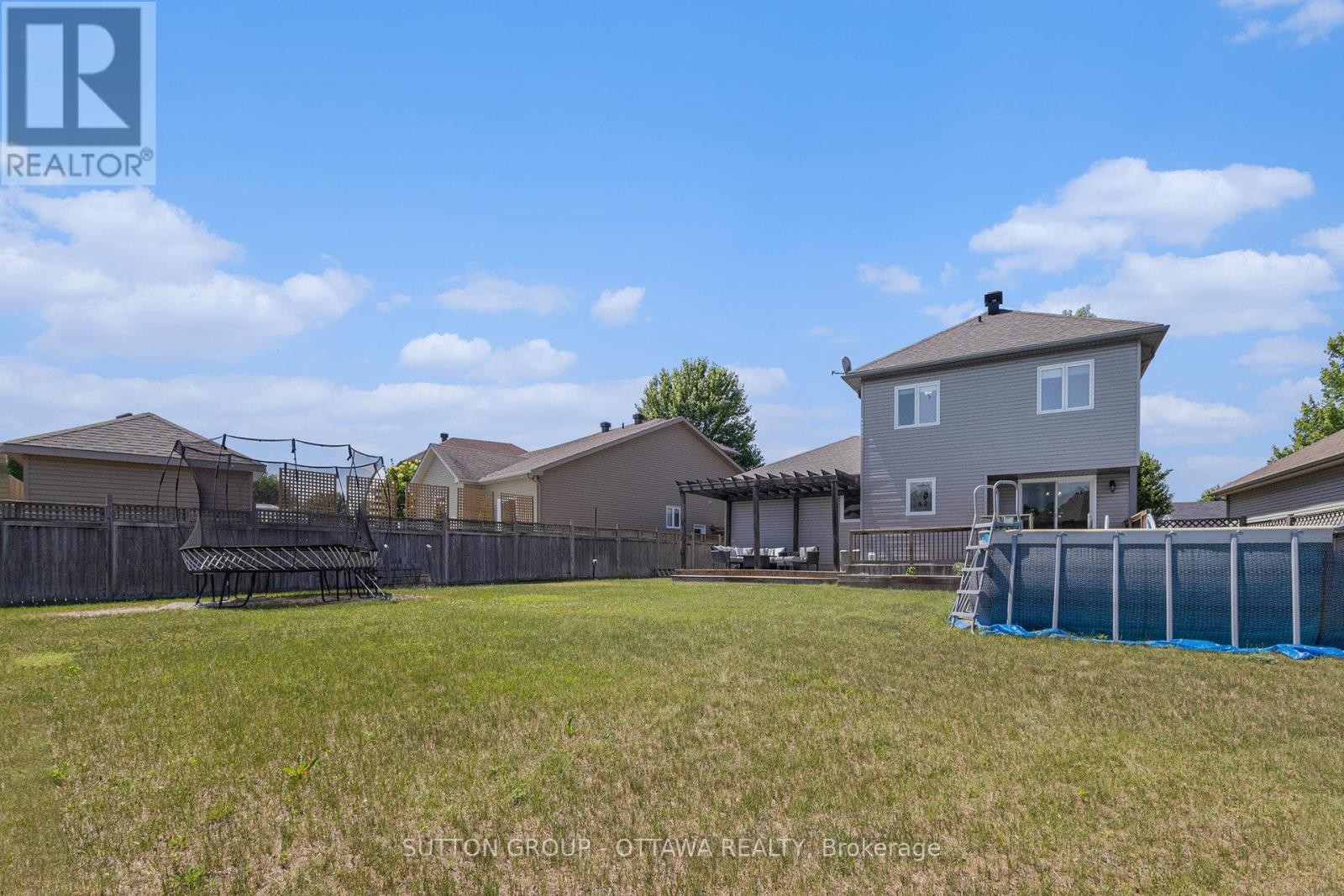 












56 HONORE CRESCENT

,
The Nation,




Ontario
K0A2M0

