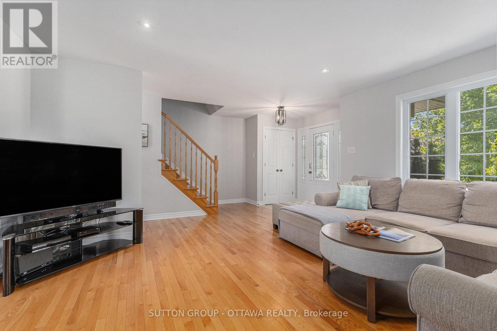 












56 HONORE CRESCENT

,
The Nation,




Ontario
K0A2M0

