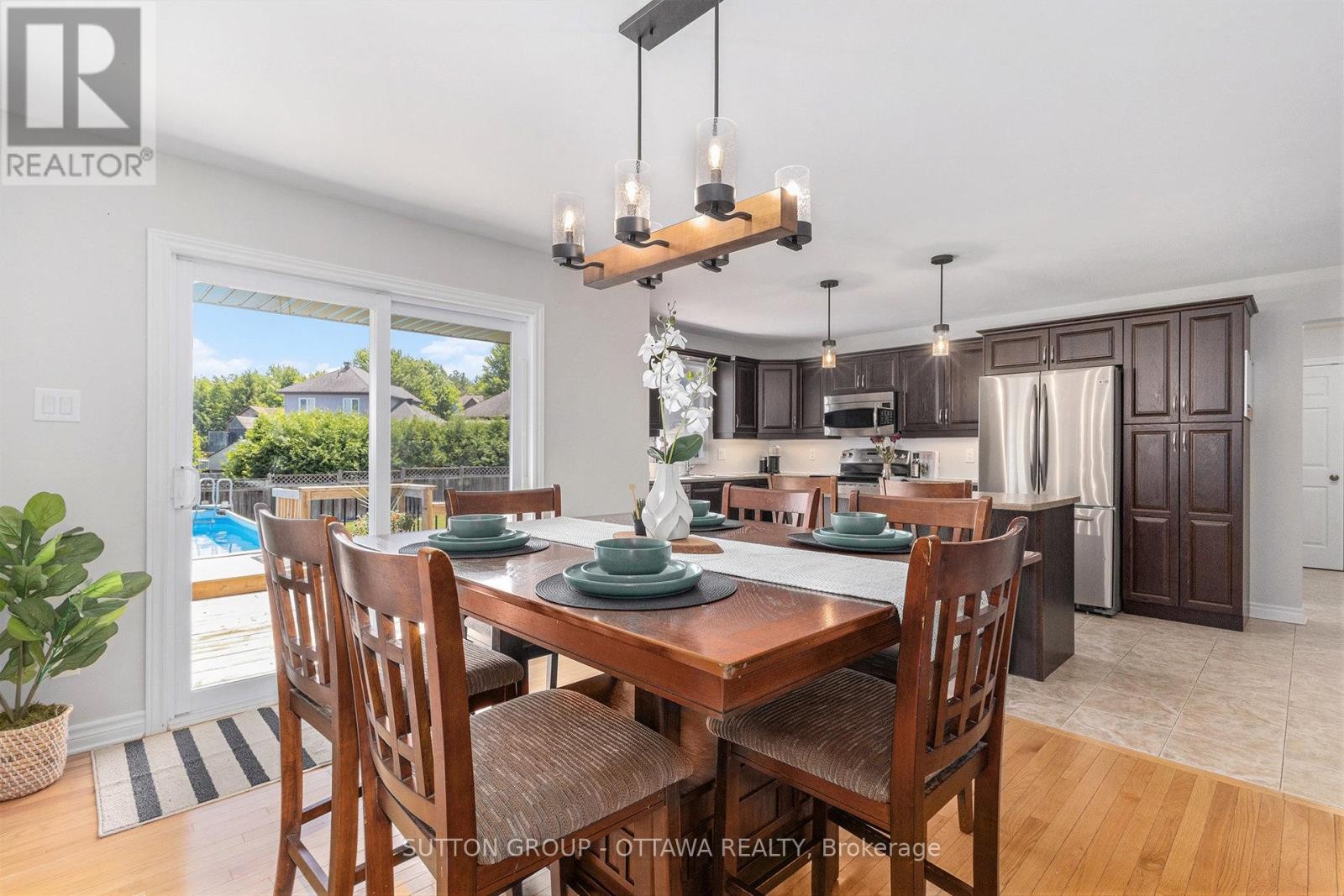 












56 HONORE CRESCENT

,
The Nation,




Ontario
K0A2M0

