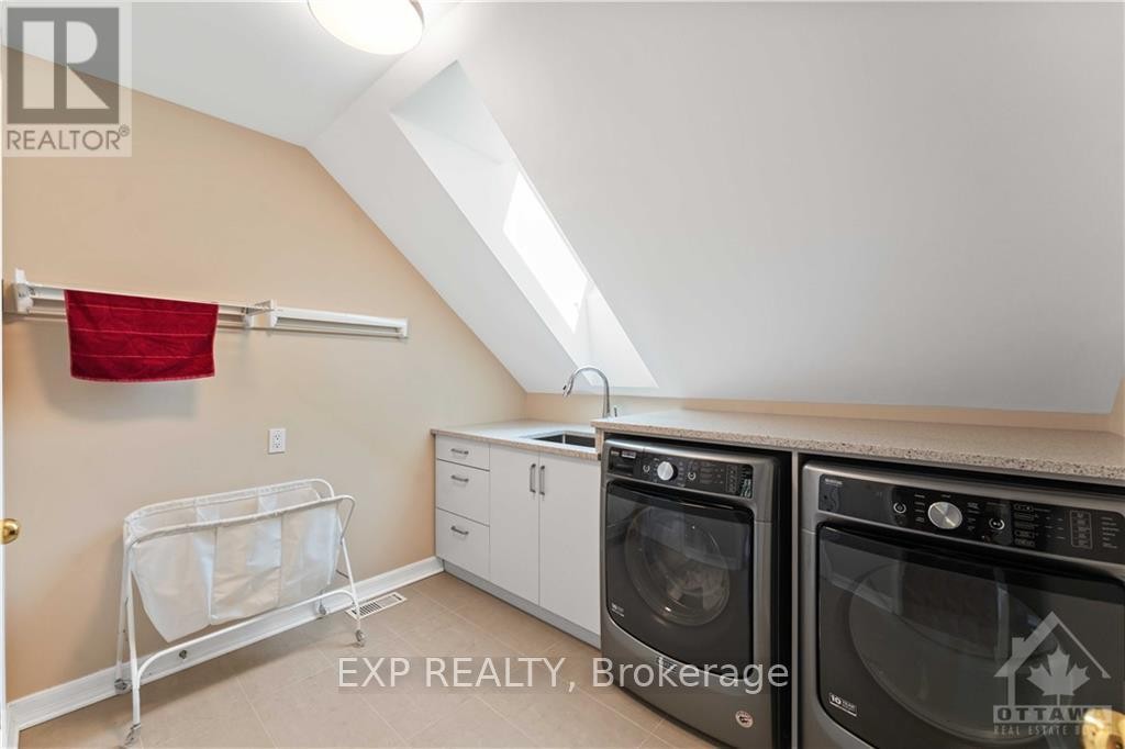 












203 BALMORAL PLACE

,
Ottawa,




Ontario
K1H1B2

