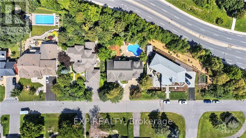 












203 BALMORAL PLACE

,
Ottawa,




Ontario
K1H1B2

