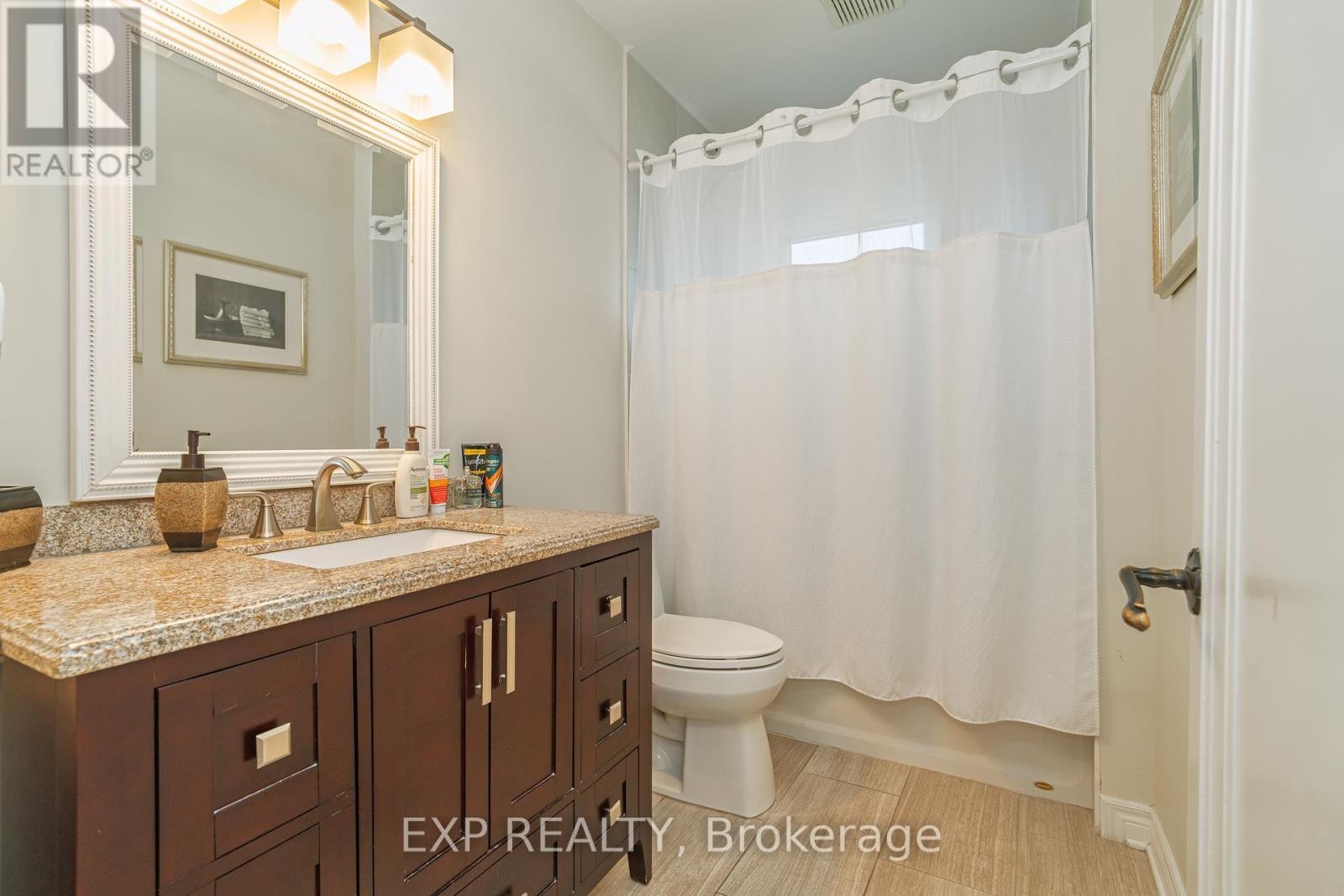 












12 ROSS AVENUE

,
Ottawa,




Ontario
K1Y0N3

