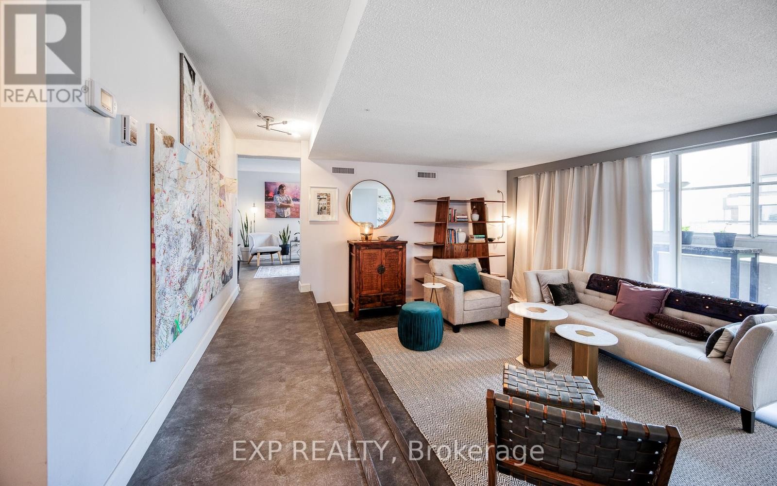 












1003 - 373 LAURIER AVENUE E

,
Ottawa,




Ontario
K1N8X6

