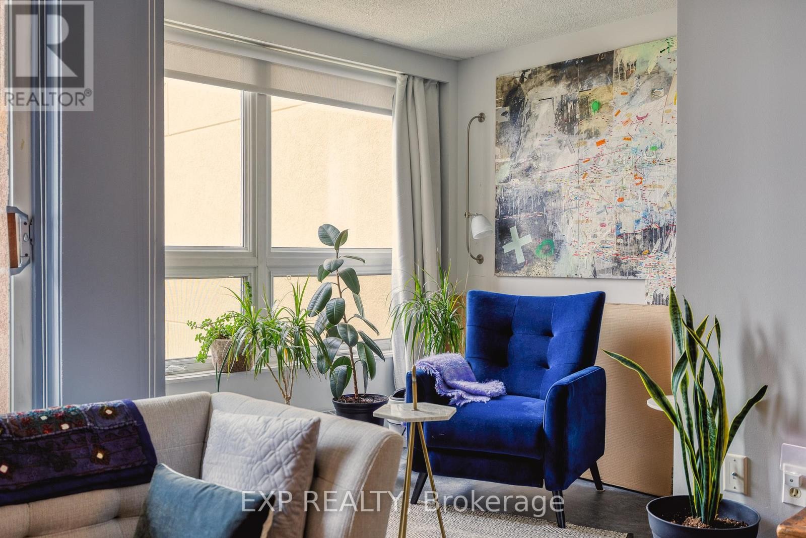 












1003 - 373 LAURIER AVENUE E

,
Ottawa,




Ontario
K1N8X6

