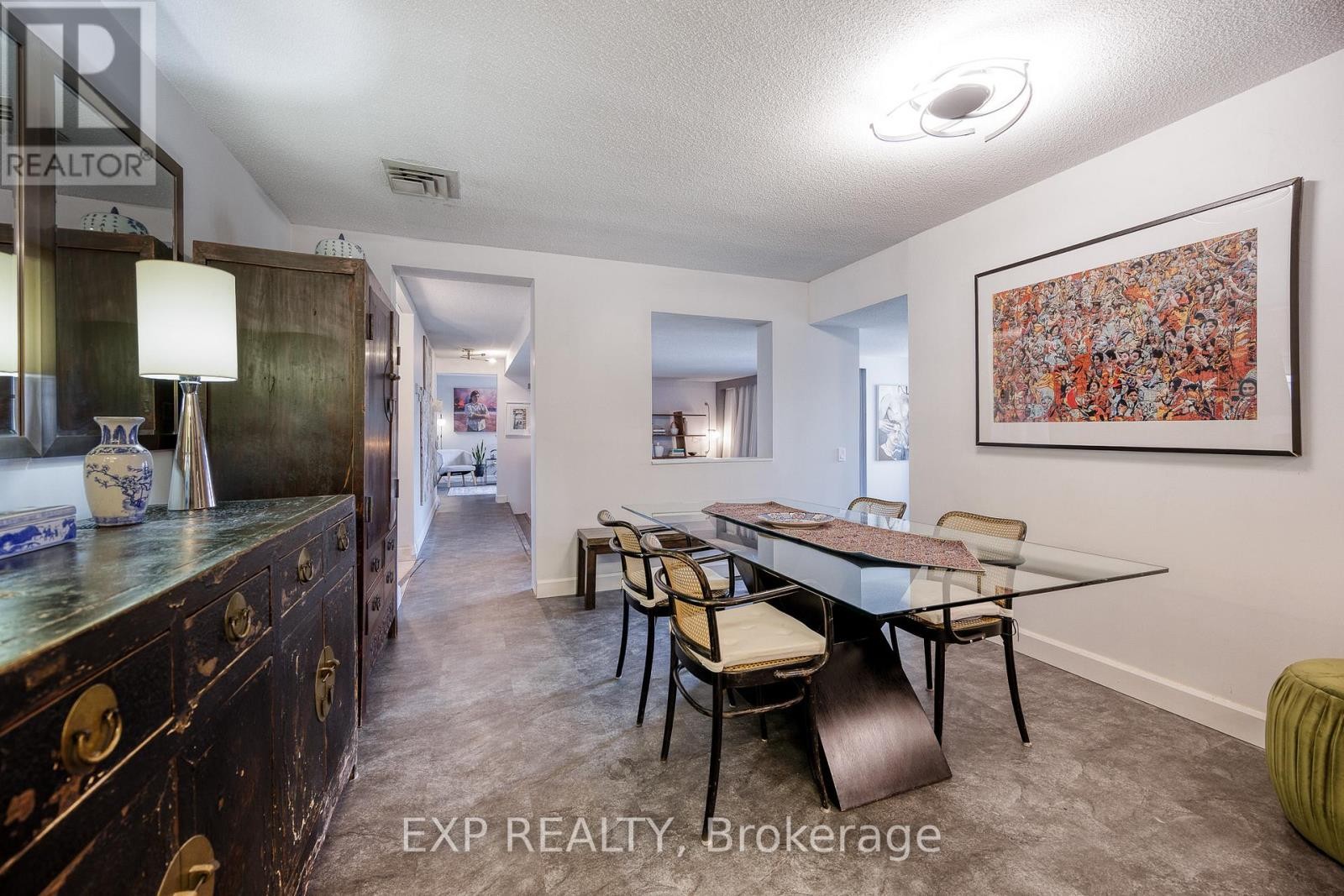 












1003 - 373 LAURIER AVENUE E

,
Ottawa,




Ontario
K1N8X6

