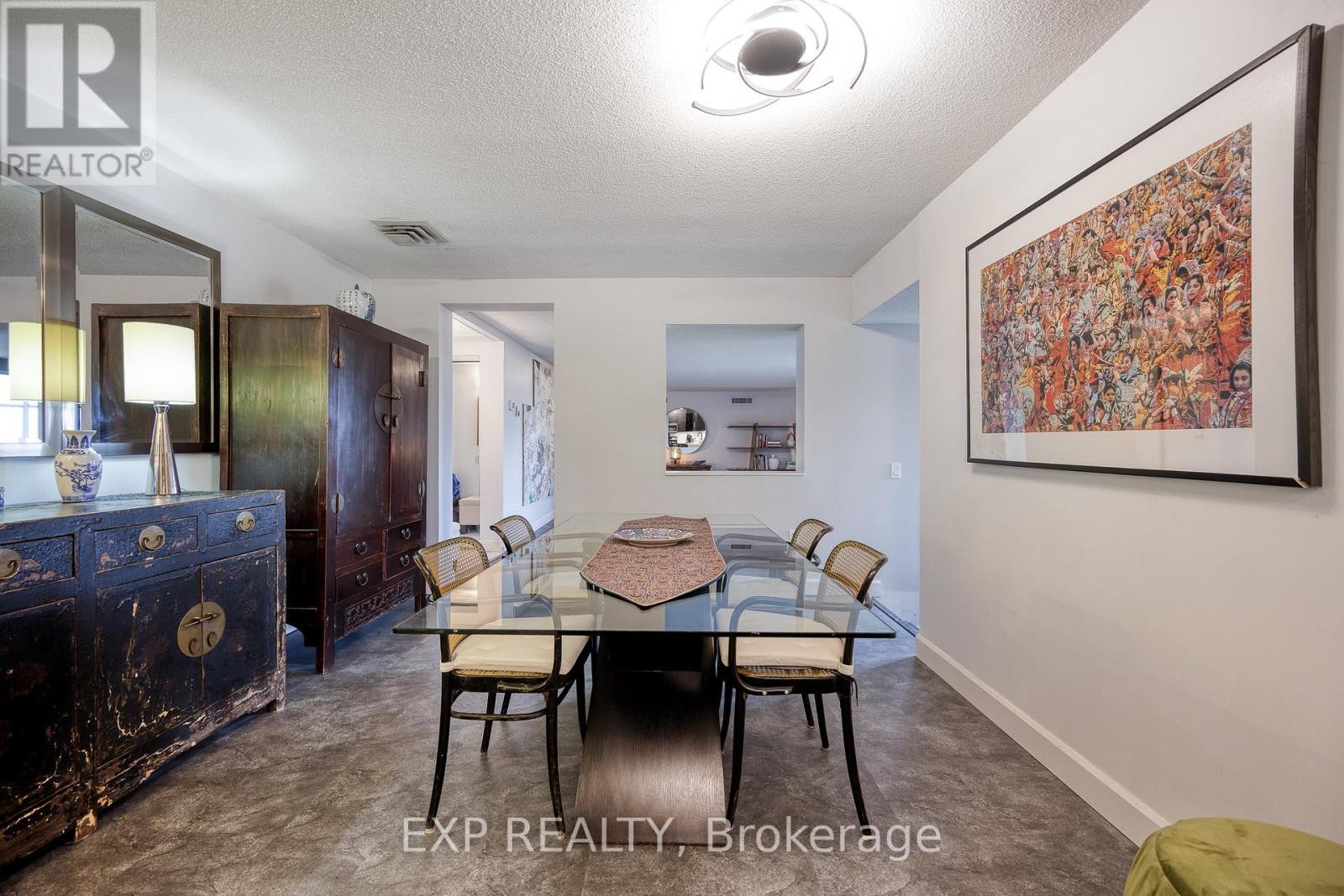 












1003 - 373 LAURIER AVENUE E

,
Ottawa,




Ontario
K1N8X6

