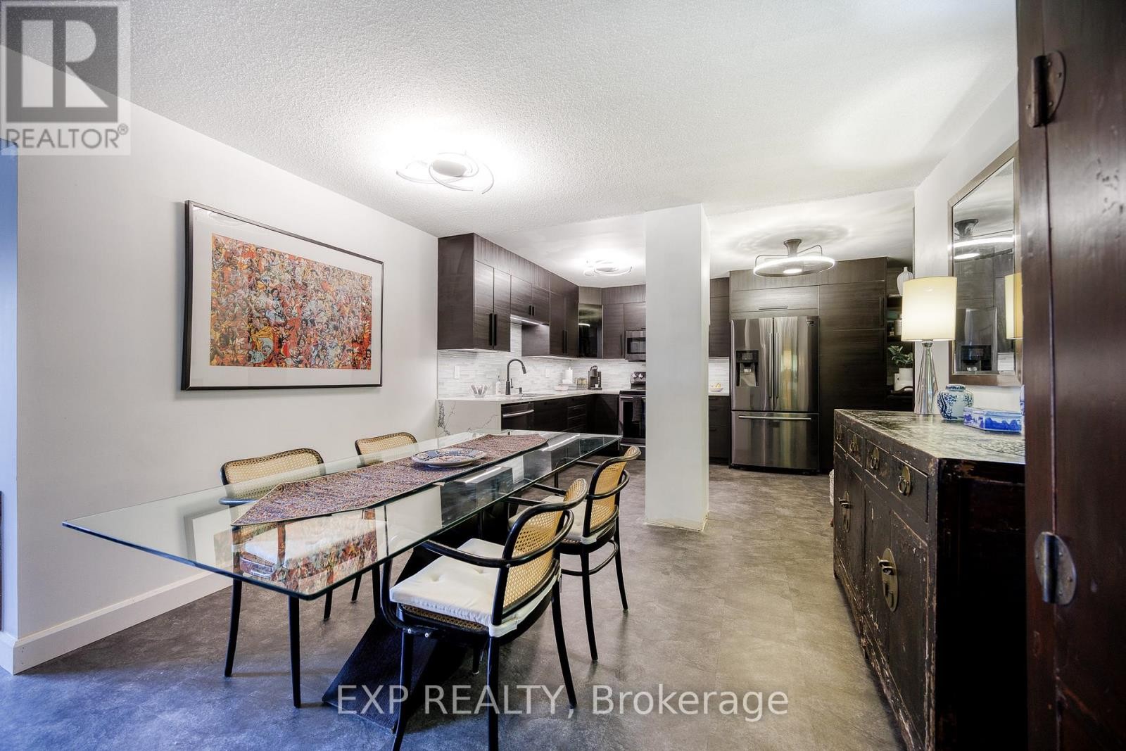 












1003 - 373 LAURIER AVENUE E

,
Ottawa,




Ontario
K1N8X6

