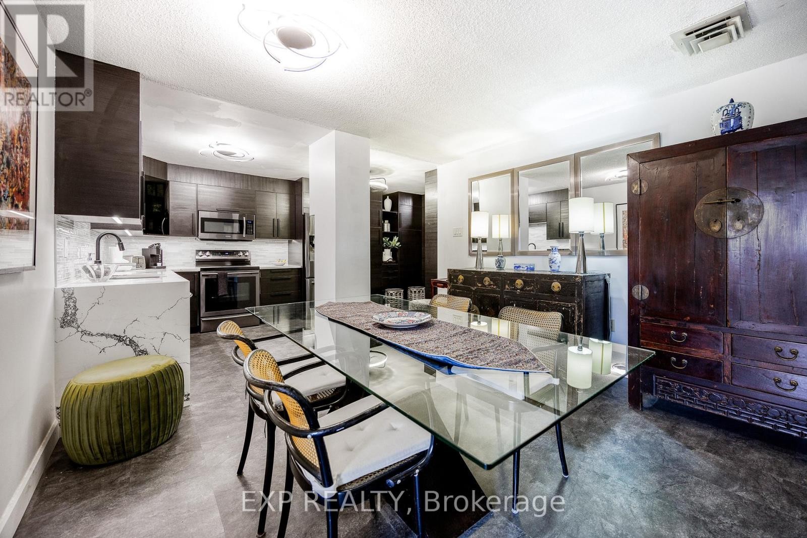 












1003 - 373 LAURIER AVENUE E

,
Ottawa,




Ontario
K1N8X6

