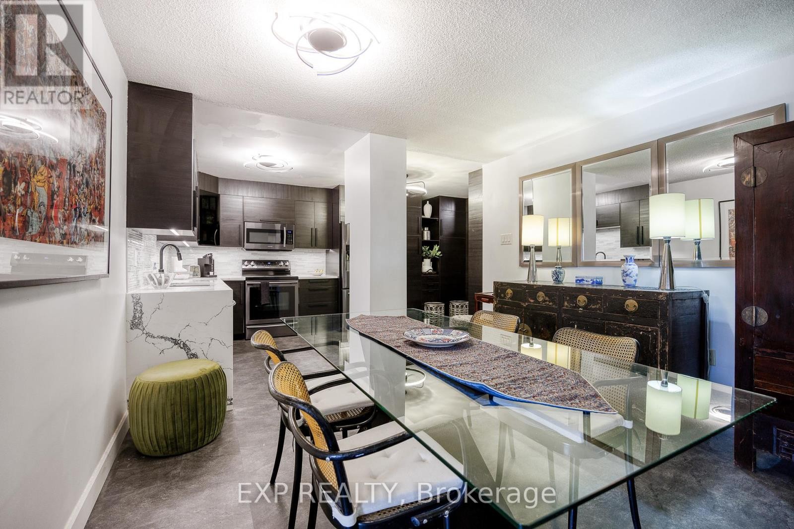 












1003 - 373 LAURIER AVENUE E

,
Ottawa,




Ontario
K1N8X6

