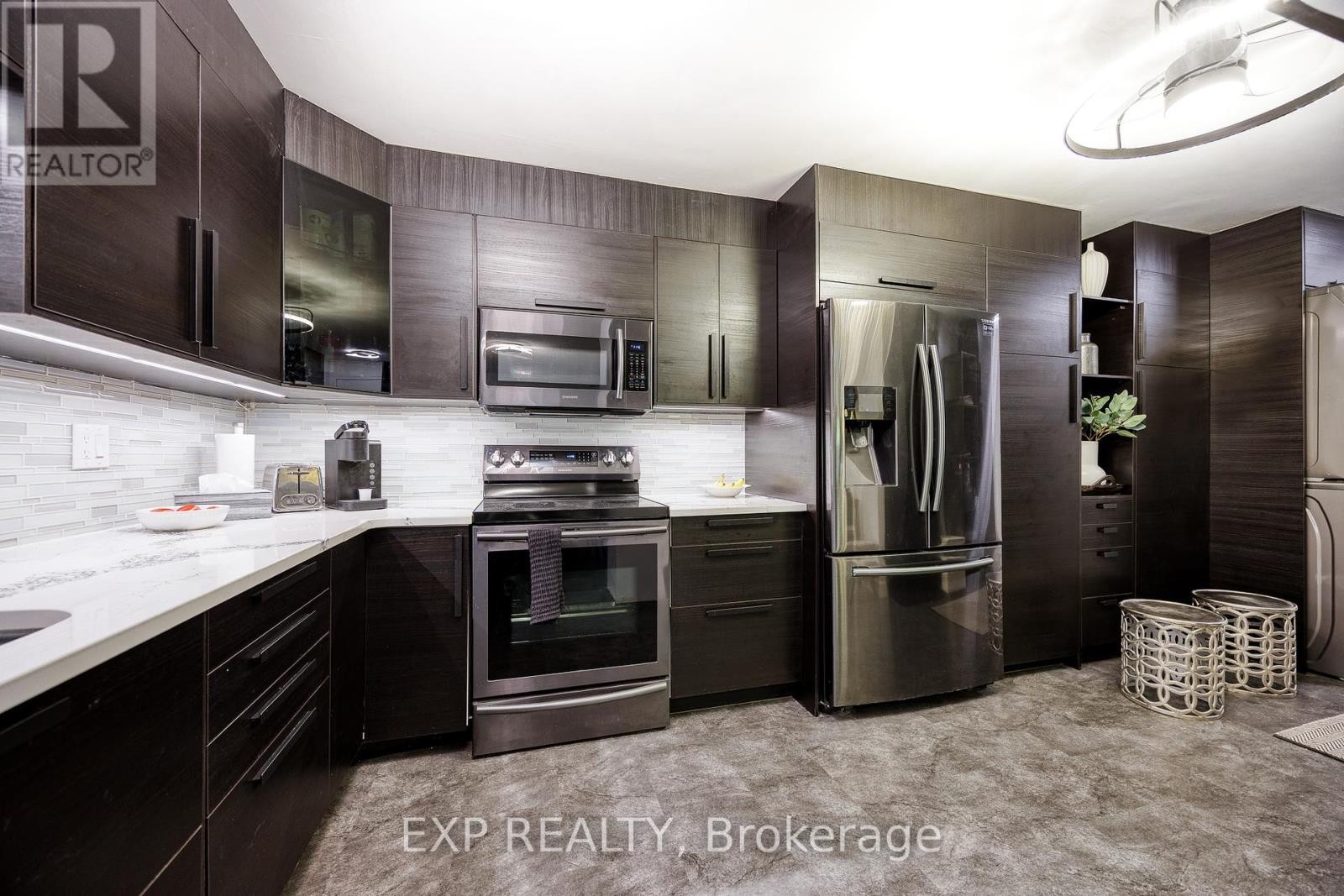 












1003 - 373 LAURIER AVENUE E

,
Ottawa,




Ontario
K1N8X6

