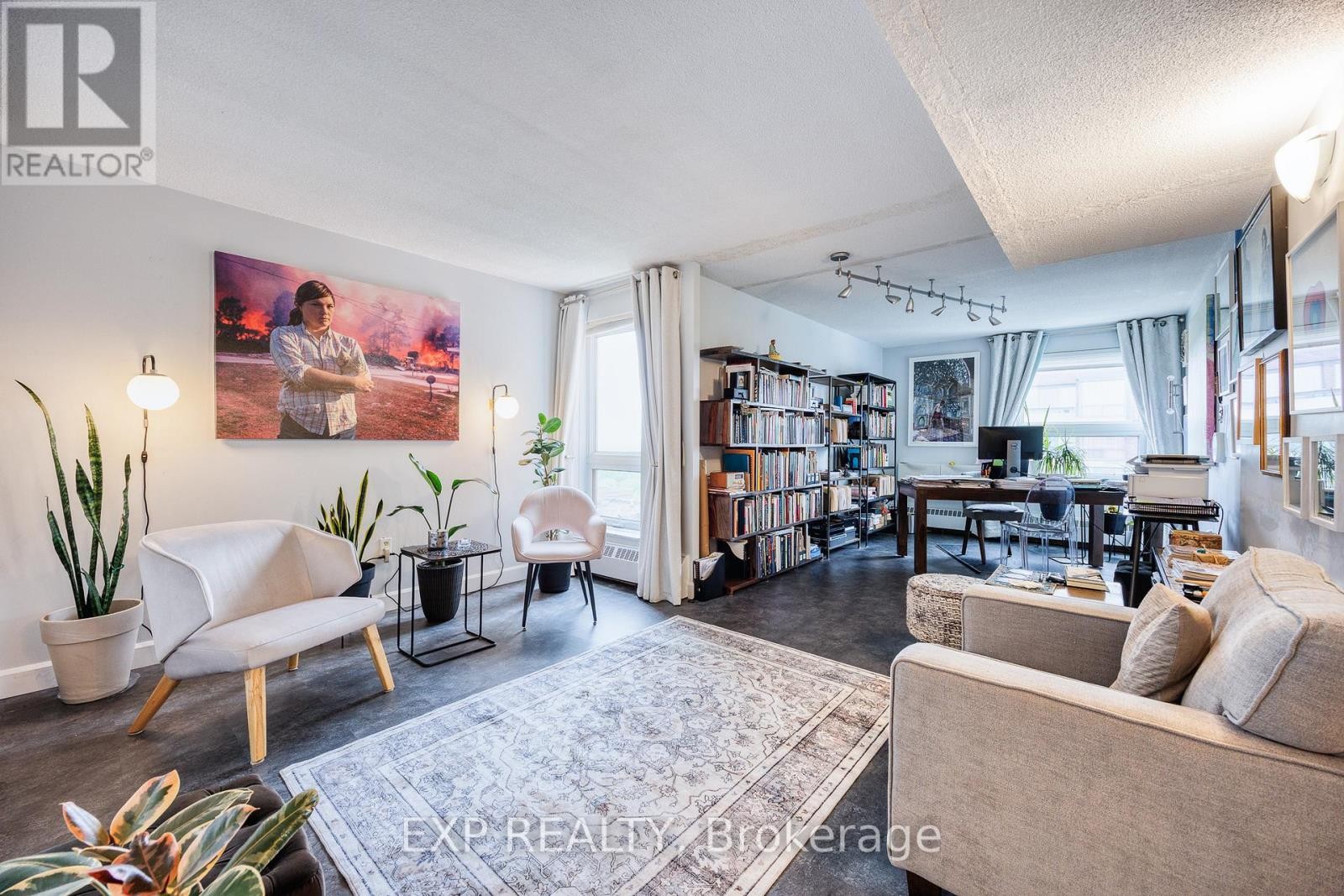 












1003 - 373 LAURIER AVENUE E

,
Ottawa,




Ontario
K1N8X6

