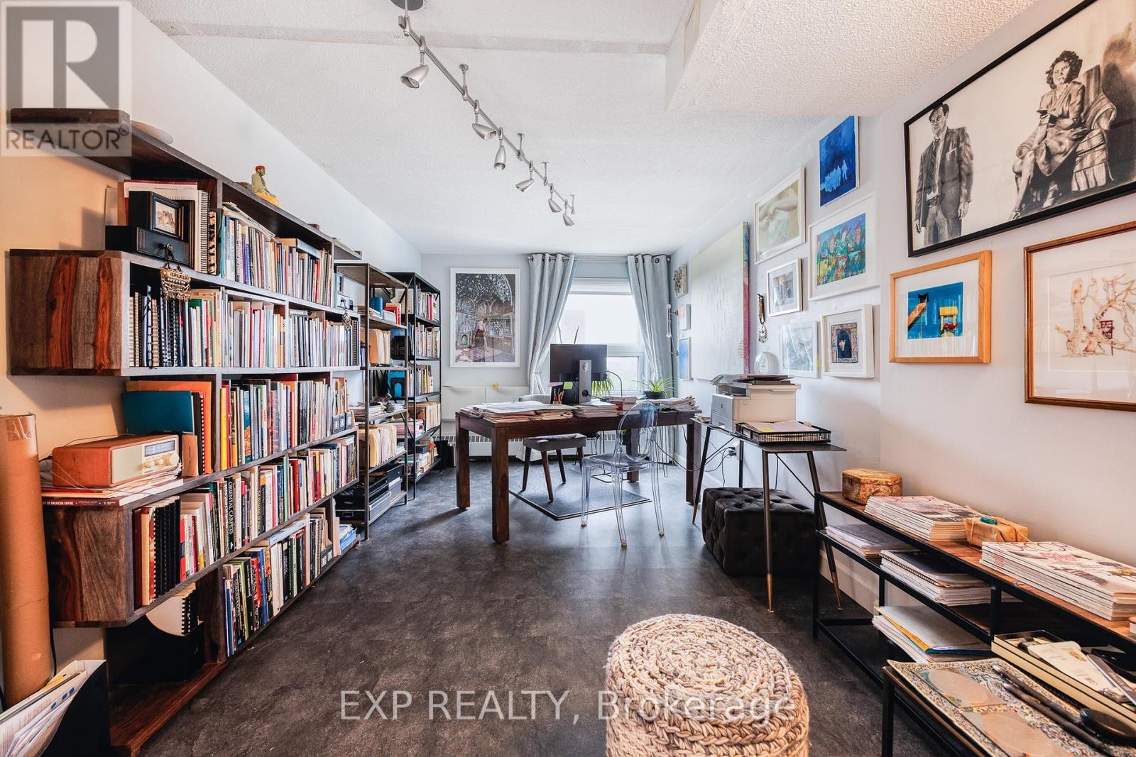 












1003 - 373 LAURIER AVENUE E

,
Ottawa,




Ontario
K1N8X6

