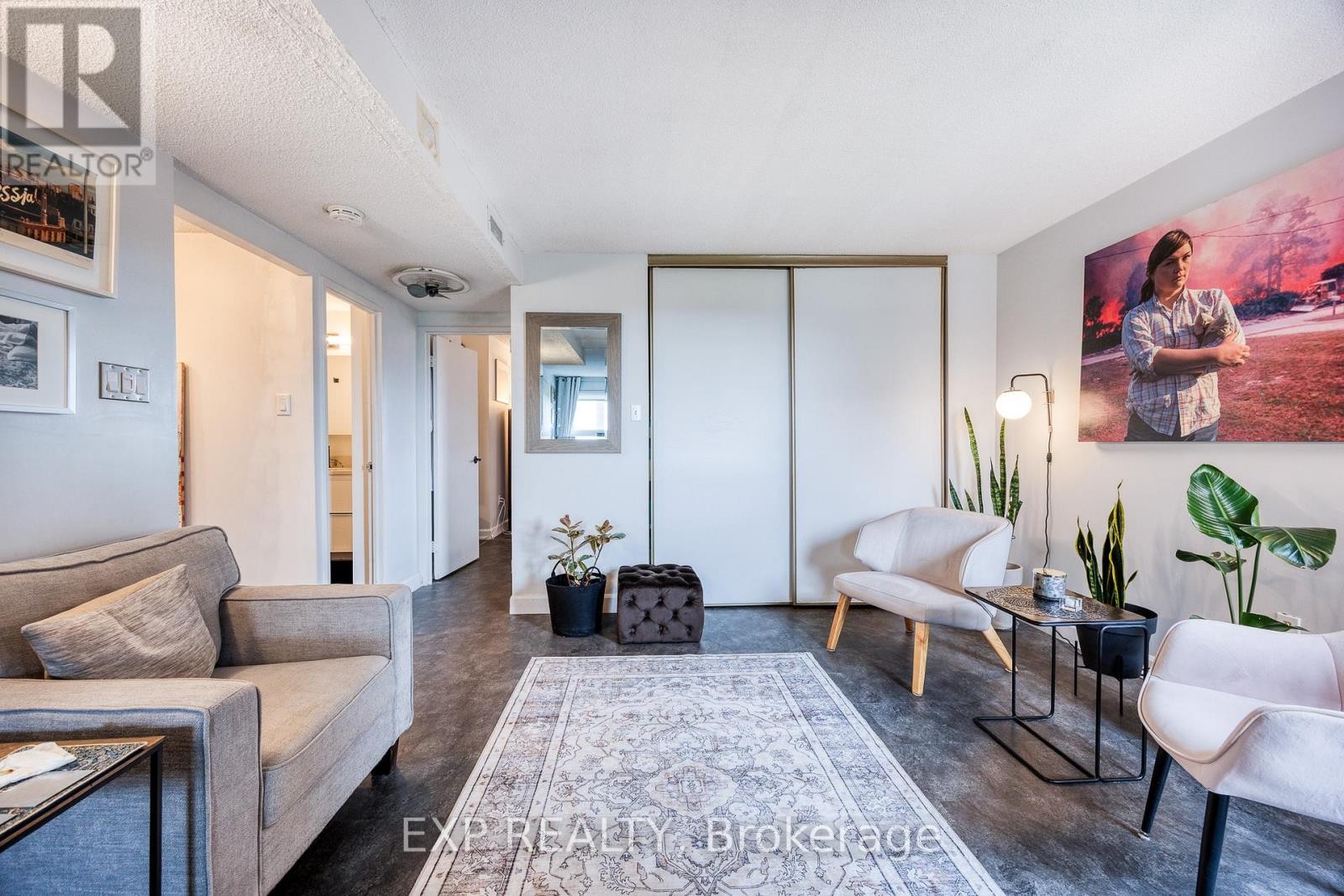 












1003 - 373 LAURIER AVENUE E

,
Ottawa,




Ontario
K1N8X6

