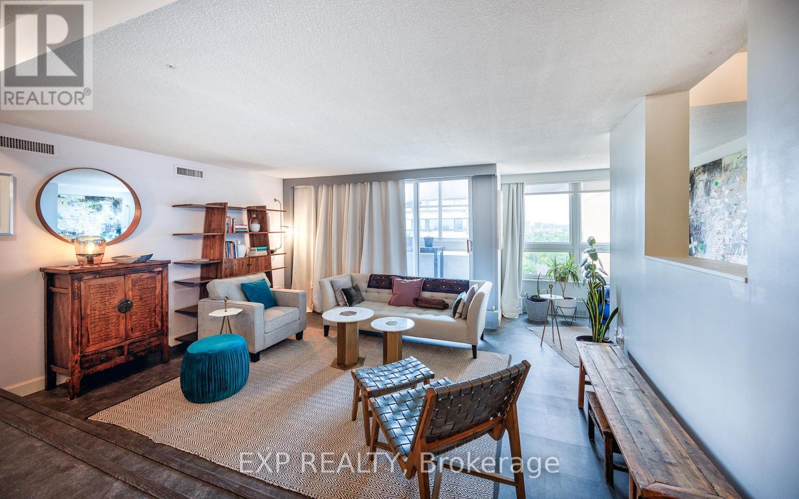 












1003 - 373 LAURIER AVENUE E

,
Ottawa,




Ontario
K1N8X6

