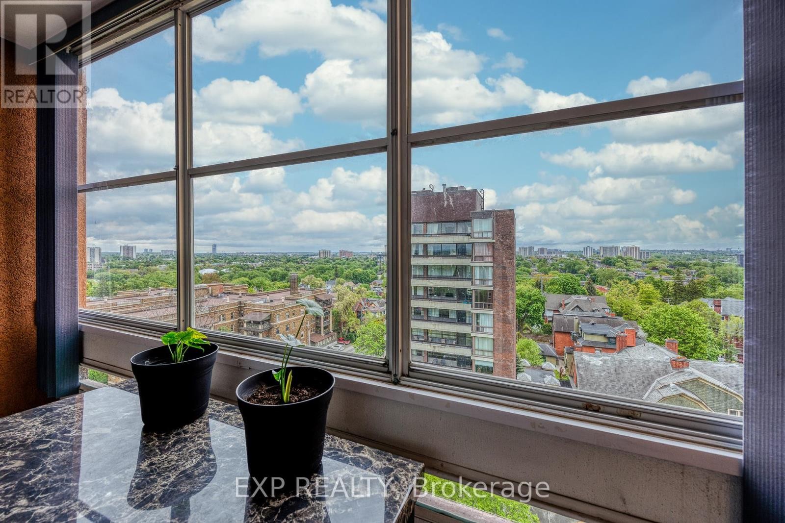 












1003 - 373 LAURIER AVENUE E

,
Ottawa,




Ontario
K1N8X6

