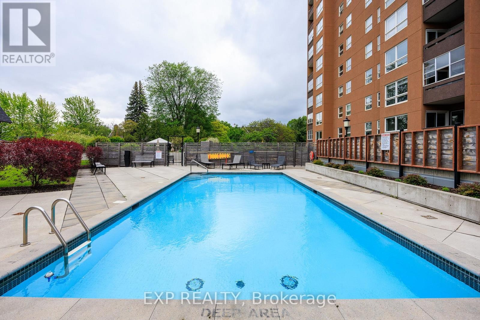 












1003 - 373 LAURIER AVENUE E

,
Ottawa,




Ontario
K1N8X6

