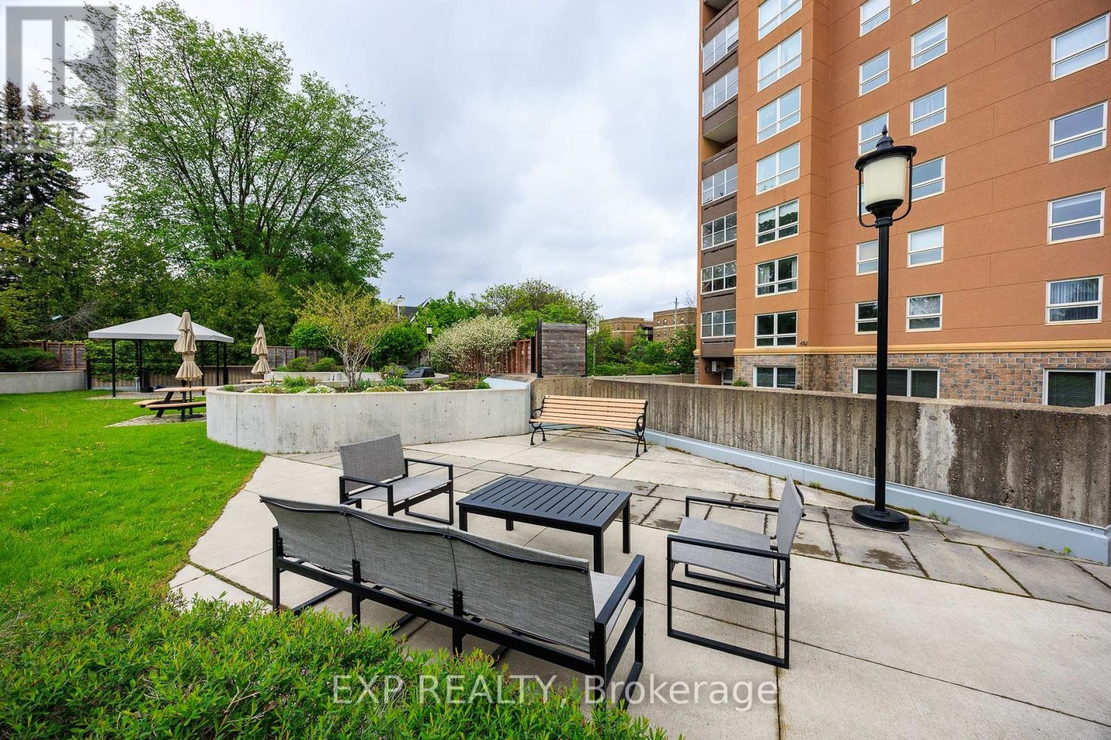 












1003 - 373 LAURIER AVENUE E

,
Ottawa,




Ontario
K1N8X6

