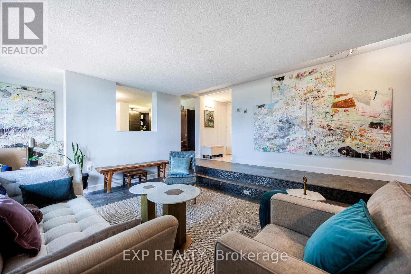 












1003 - 373 LAURIER AVENUE E

,
Ottawa,




Ontario
K1N8X6

