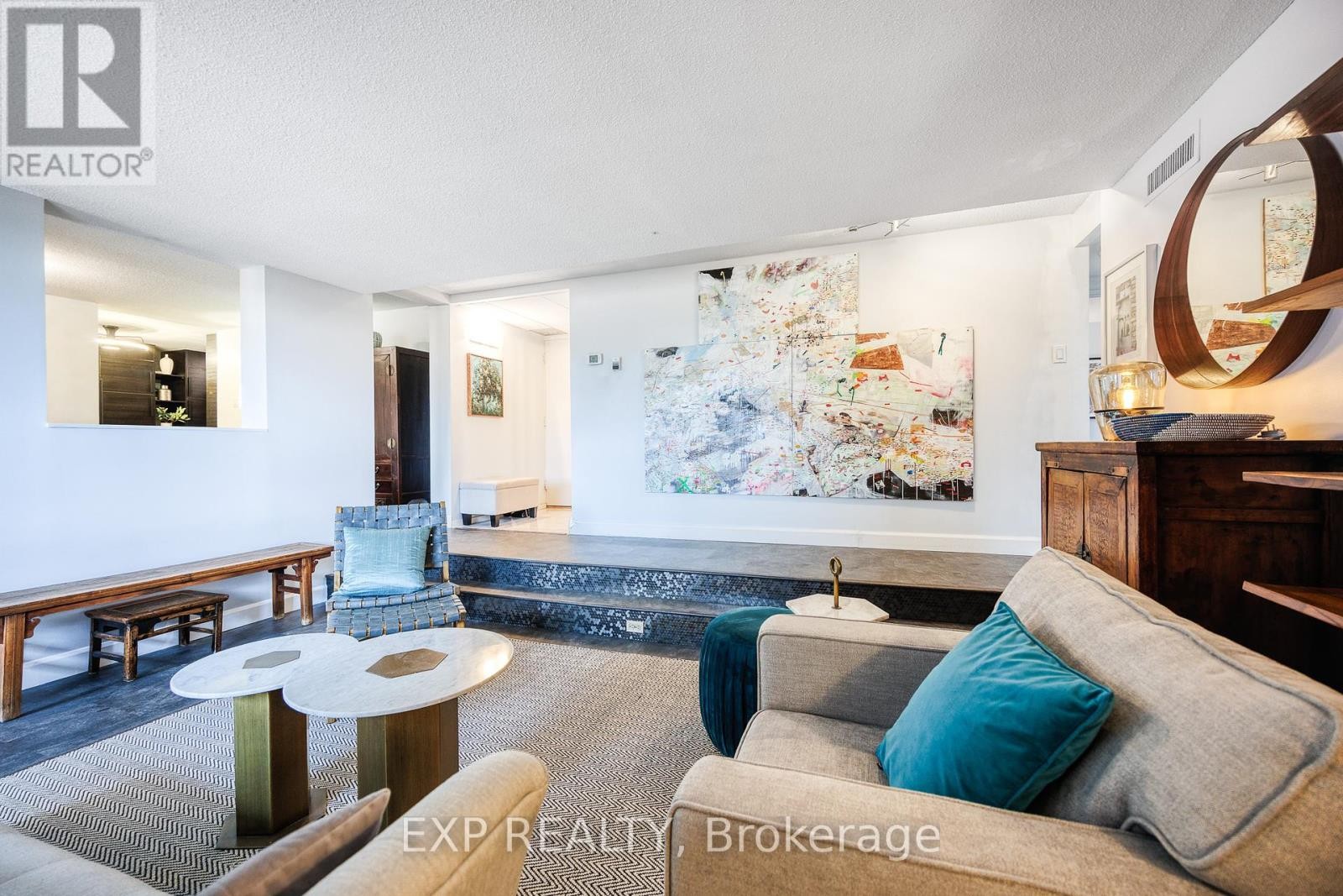 












1003 - 373 LAURIER AVENUE E

,
Ottawa,




Ontario
K1N8X6

