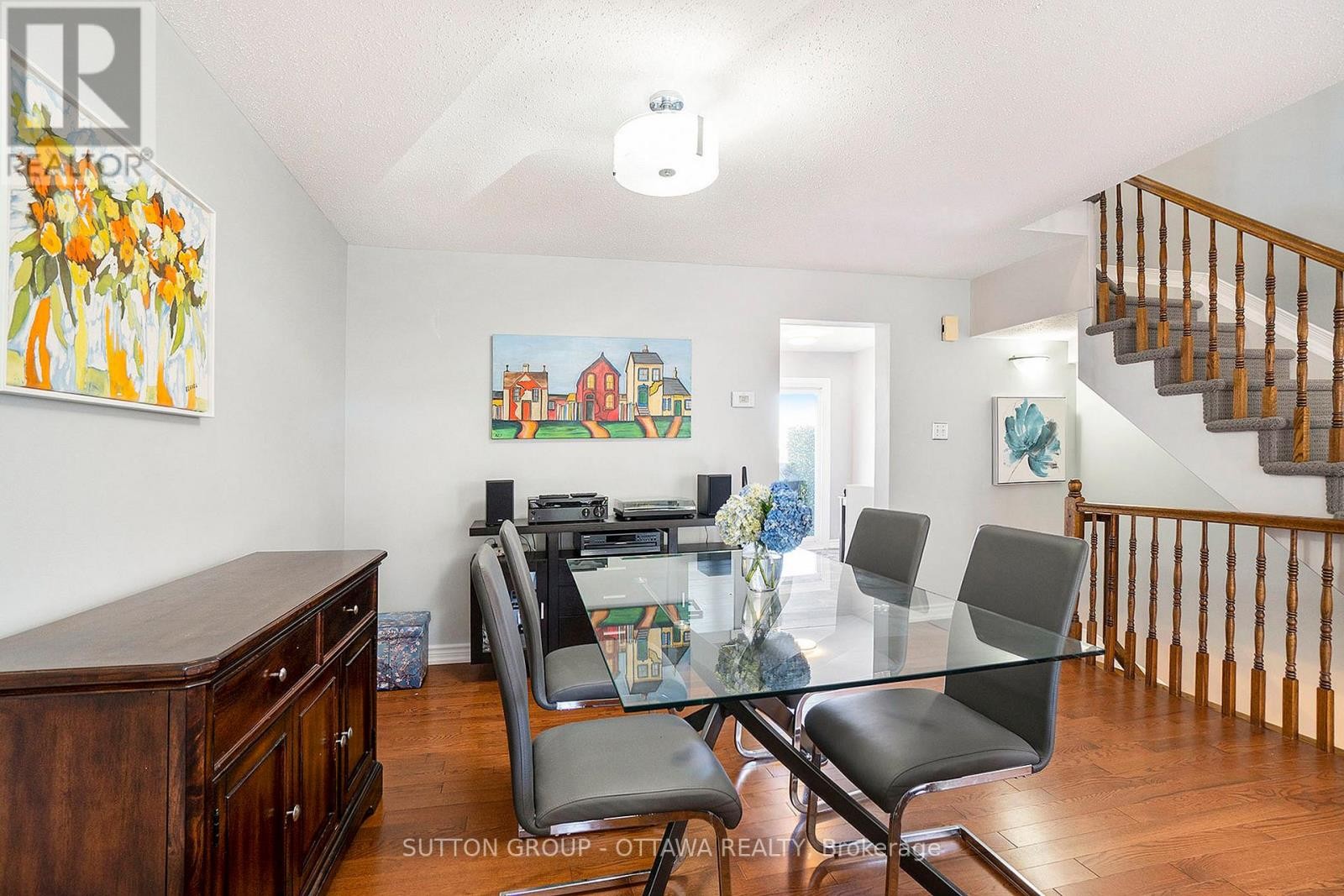 












13 DRAYTON PRIVATE

,
Ottawa,




Ontario
K1K4R1

