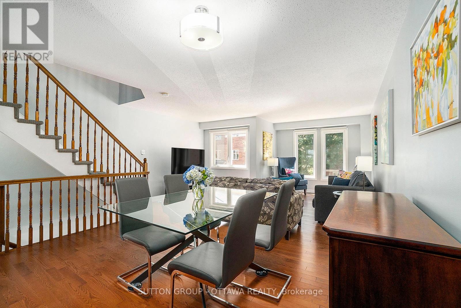 












13 DRAYTON PRIVATE

,
Ottawa,




Ontario
K1K4R1

