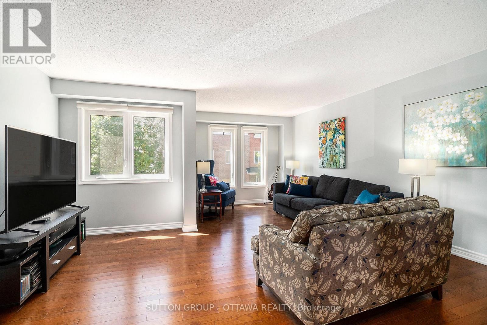 












13 DRAYTON PRIVATE

,
Ottawa,




Ontario
K1K4R1

