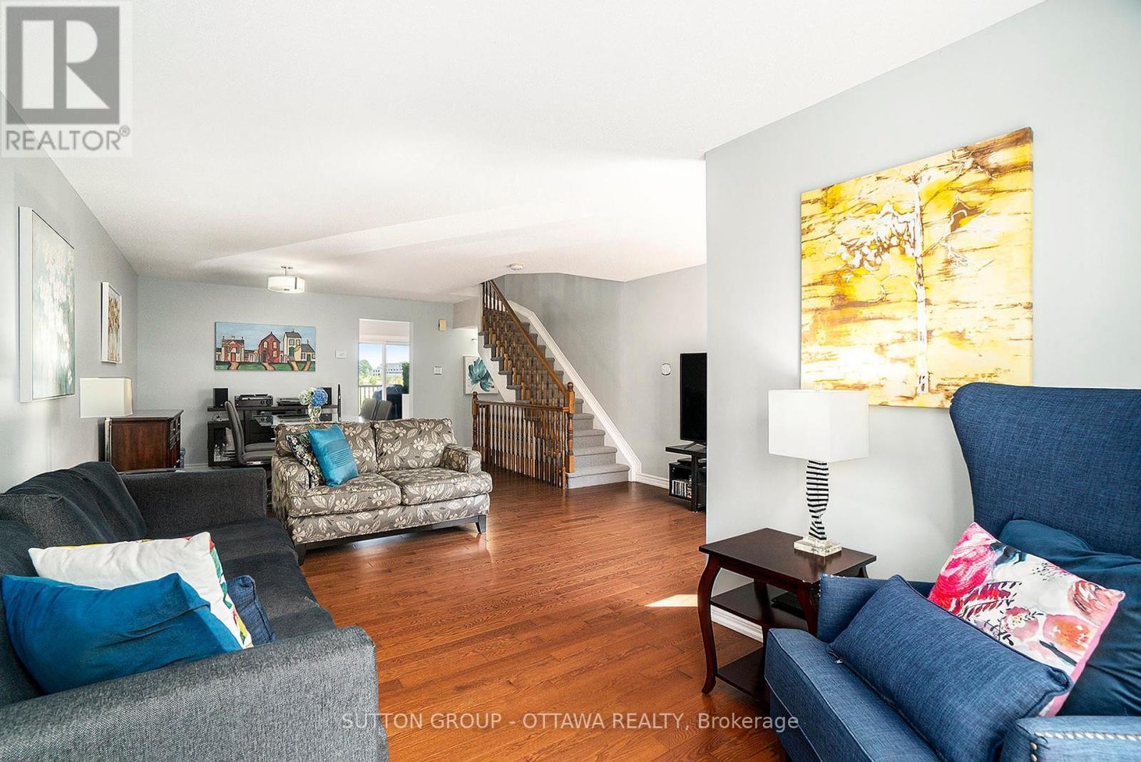 












13 DRAYTON PRIVATE

,
Ottawa,




Ontario
K1K4R1

