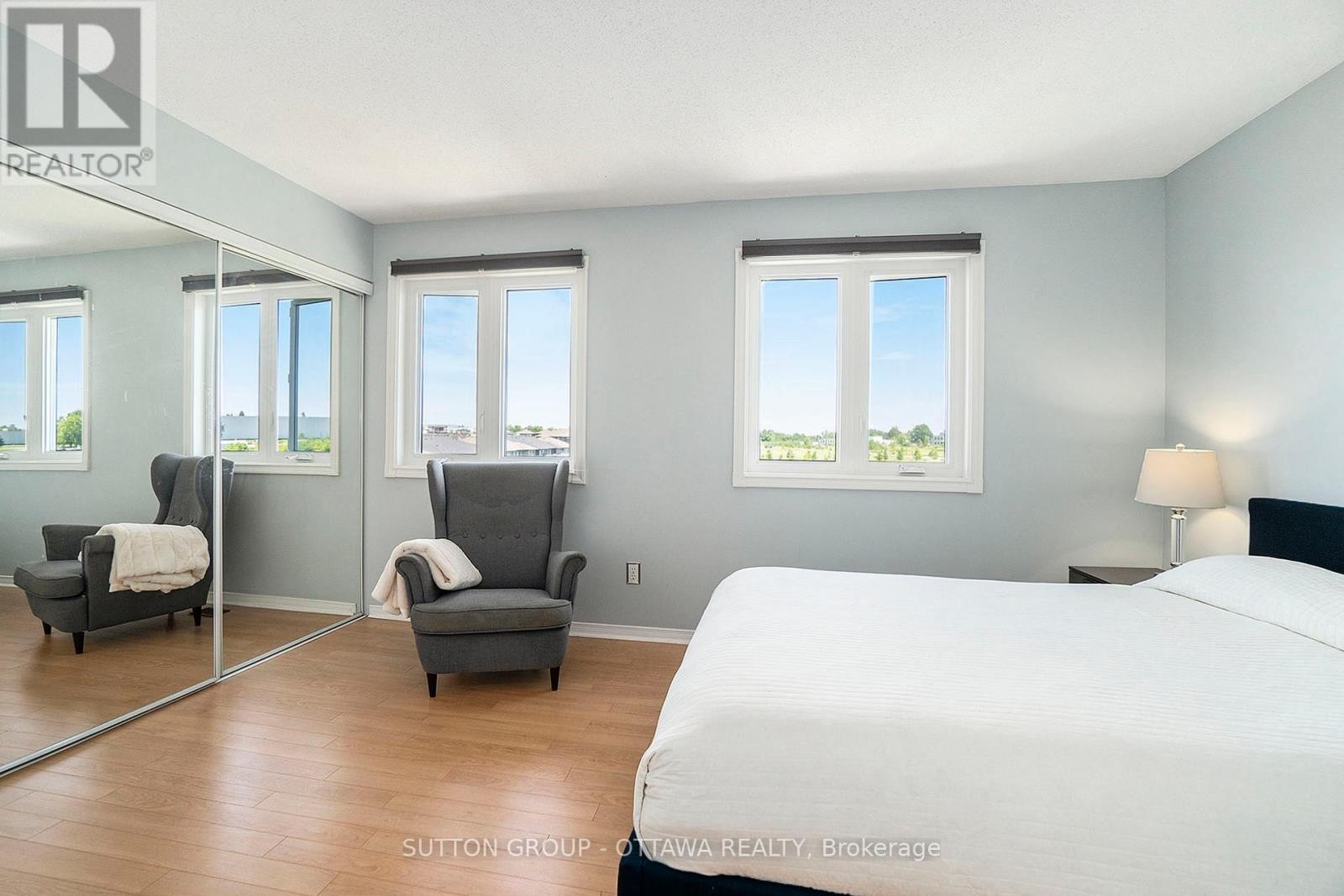 












13 DRAYTON PRIVATE

,
Ottawa,




Ontario
K1K4R1

