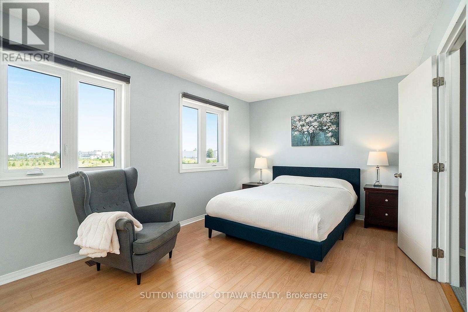












13 DRAYTON PRIVATE

,
Ottawa,




Ontario
K1K4R1

