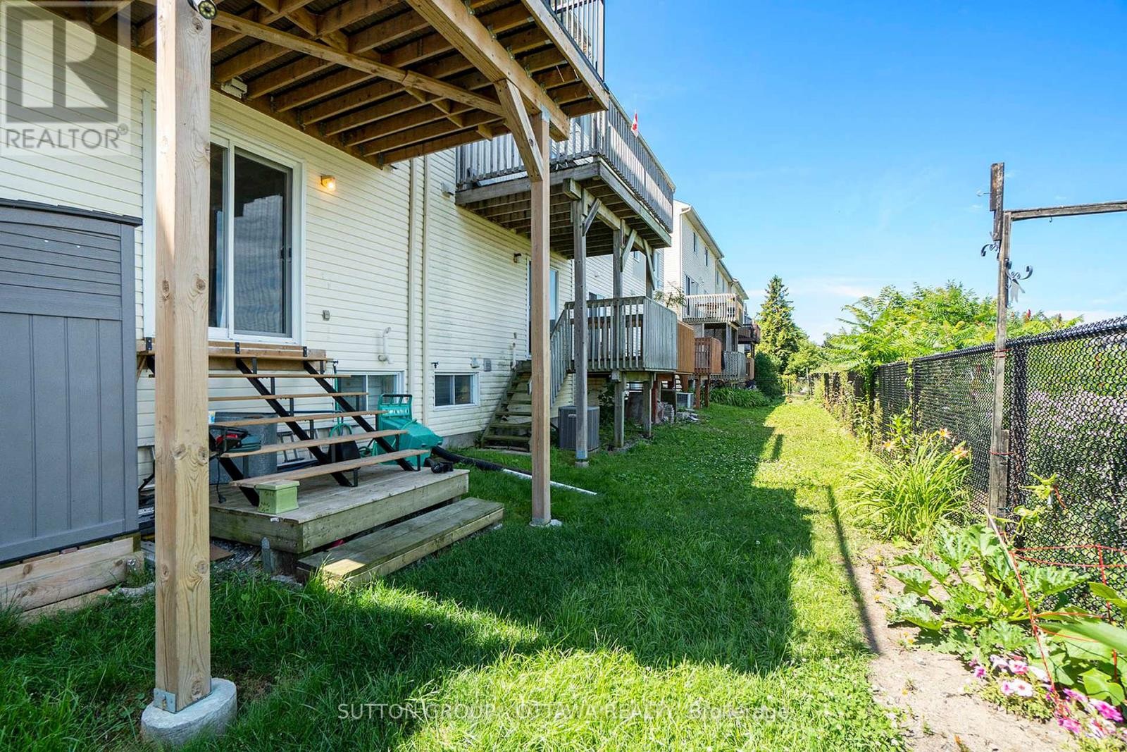 












13 DRAYTON PRIVATE

,
Ottawa,




Ontario
K1K4R1


