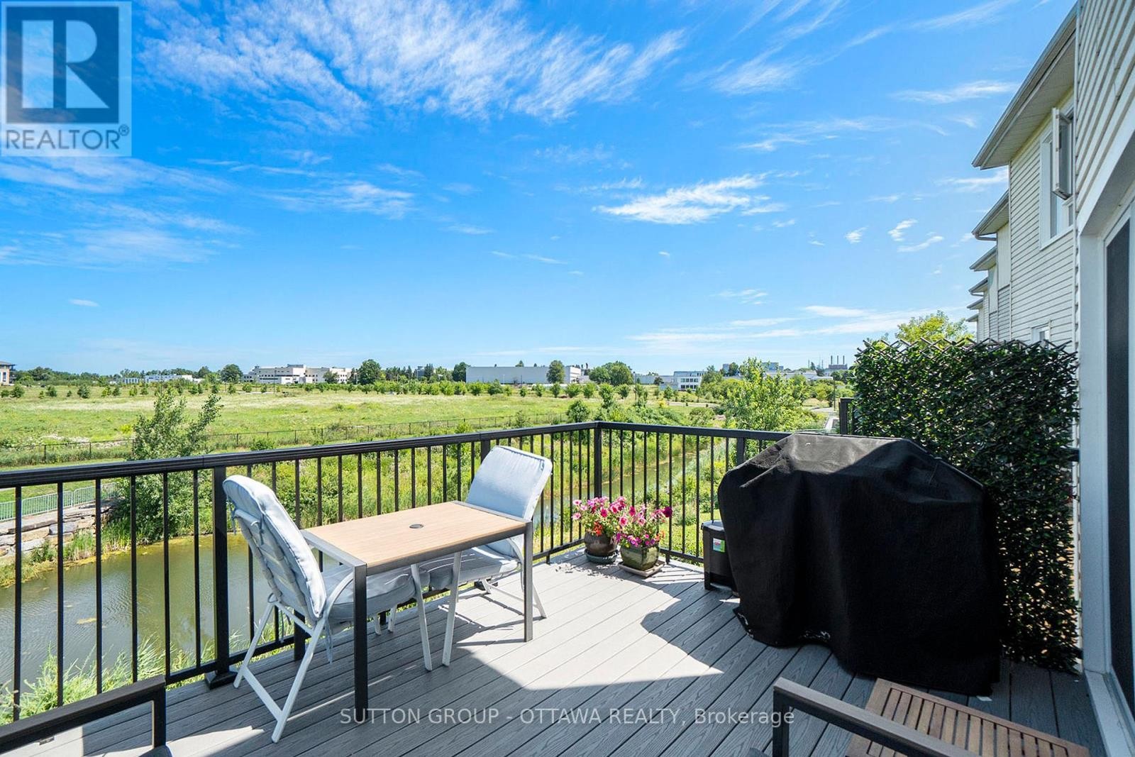 












13 DRAYTON PRIVATE

,
Ottawa,




Ontario
K1K4R1

