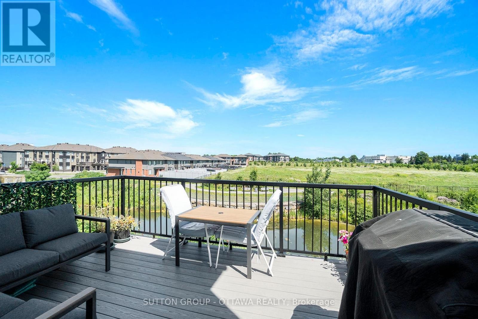 












13 DRAYTON PRIVATE

,
Ottawa,




Ontario
K1K4R1

