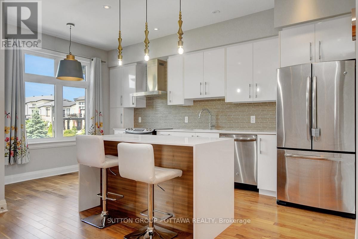 












120 NUTTING CRESCENT

,
Ottawa,




Ontario
K4M0C3

