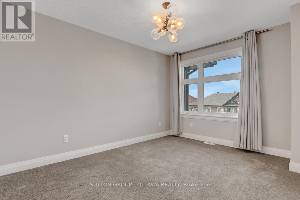 












120 NUTTING CRESCENT

,
Ottawa,




Ontario
K4M0C3

