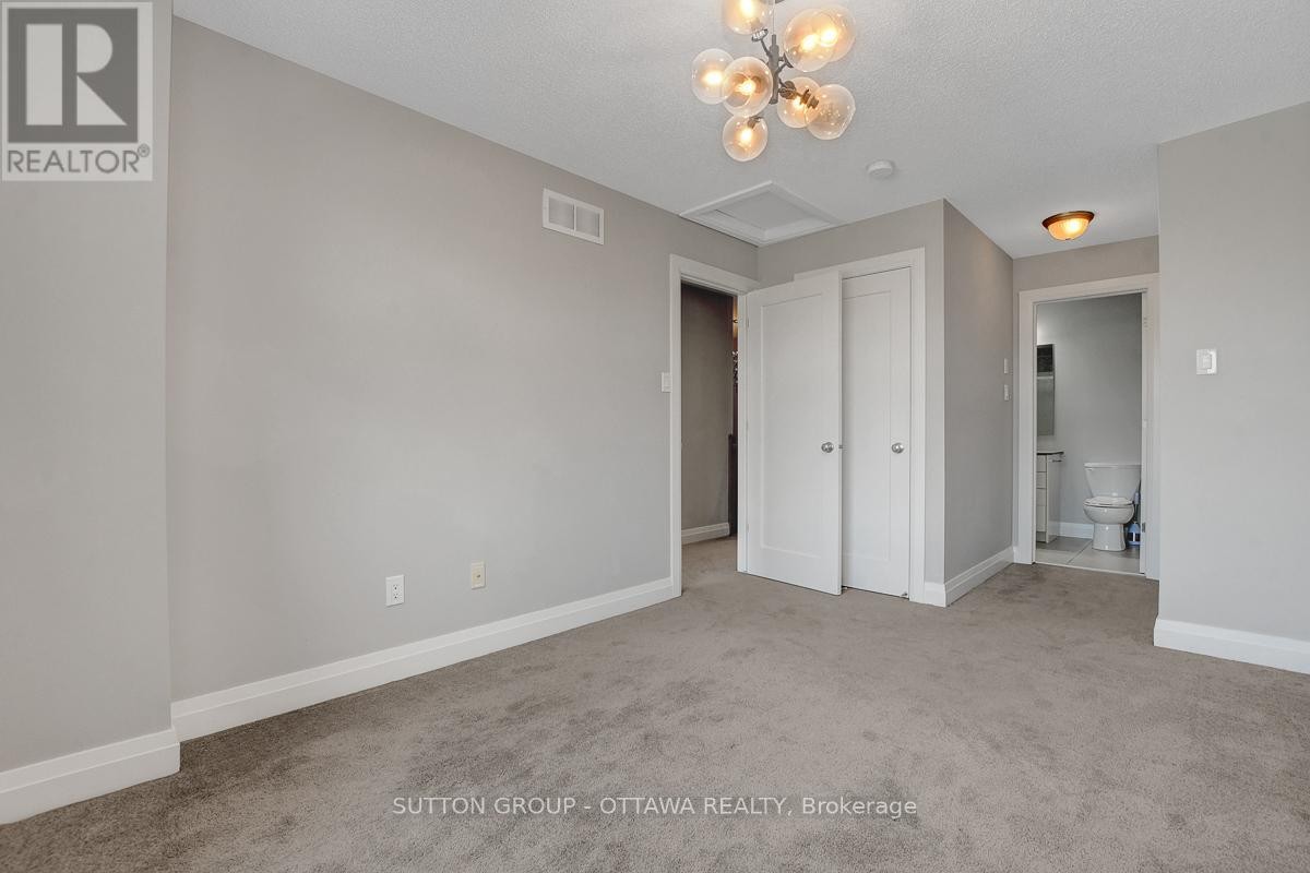 












120 NUTTING CRESCENT

,
Ottawa,




Ontario
K4M0C3

