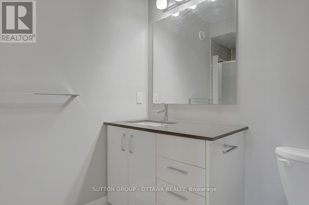 












120 NUTTING CRESCENT

,
Ottawa,




Ontario
K4M0C3

