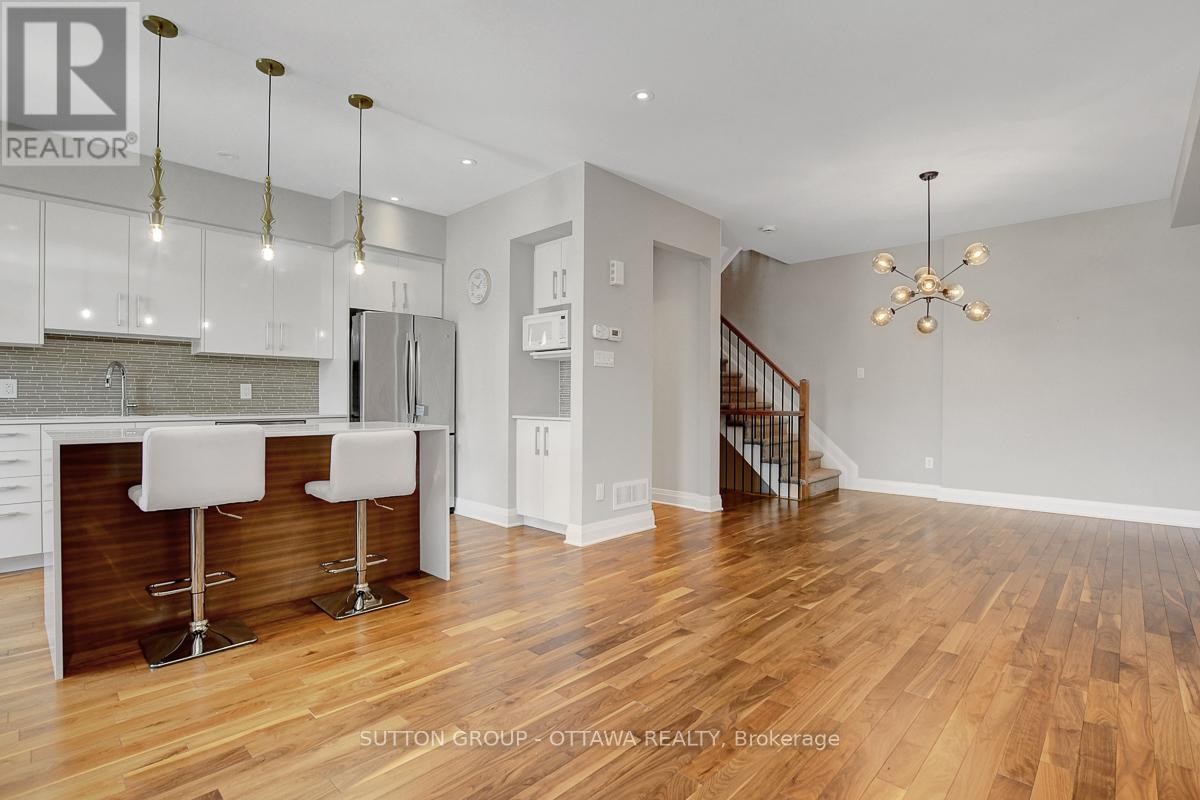 












120 NUTTING CRESCENT

,
Ottawa,




Ontario
K4M0C3

