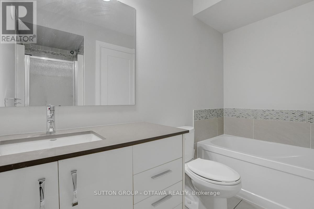 












120 NUTTING CRESCENT

,
Ottawa,




Ontario
K4M0C3

