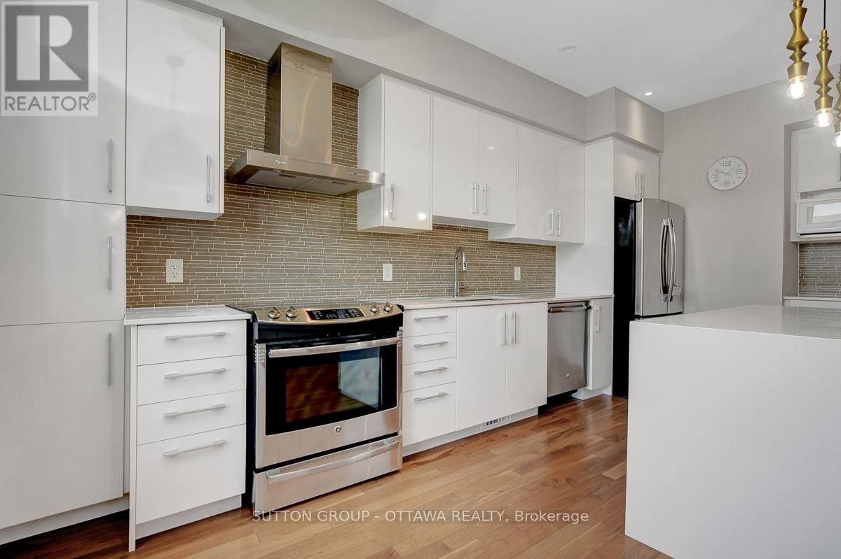 












120 NUTTING CRESCENT

,
Ottawa,




Ontario
K4M0C3

