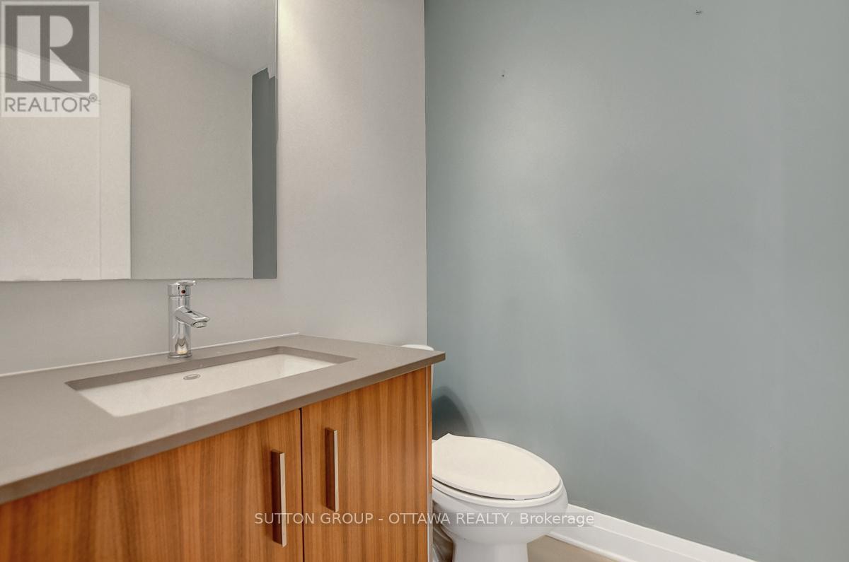 












120 NUTTING CRESCENT

,
Ottawa,




Ontario
K4M0C3

