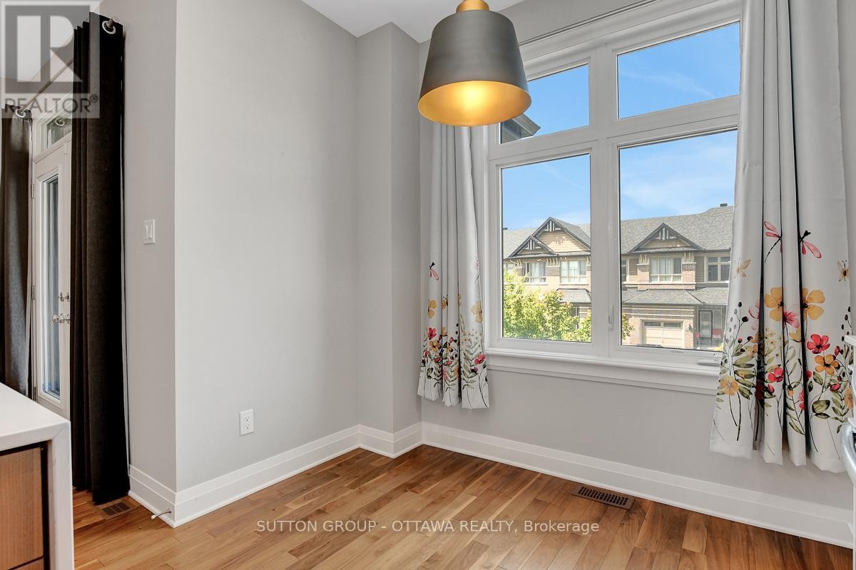 












120 NUTTING CRESCENT

,
Ottawa,




Ontario
K4M0C3

