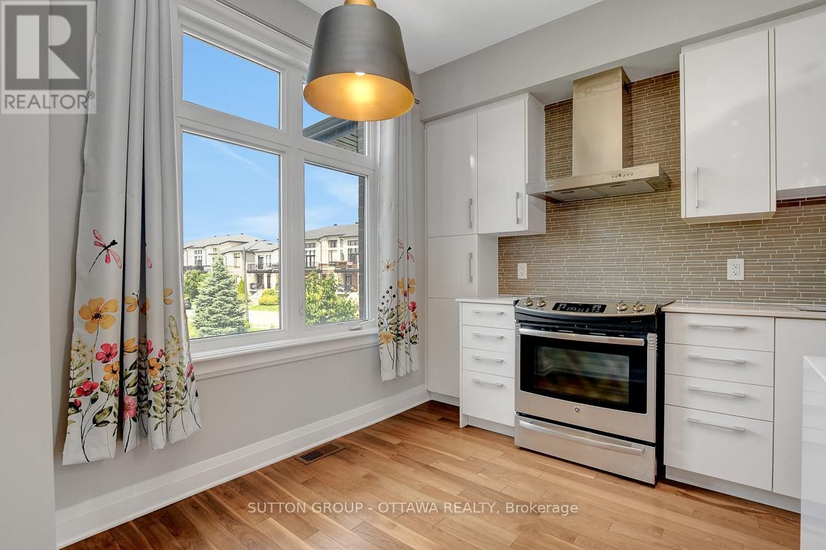 












120 NUTTING CRESCENT

,
Ottawa,




Ontario
K4M0C3


